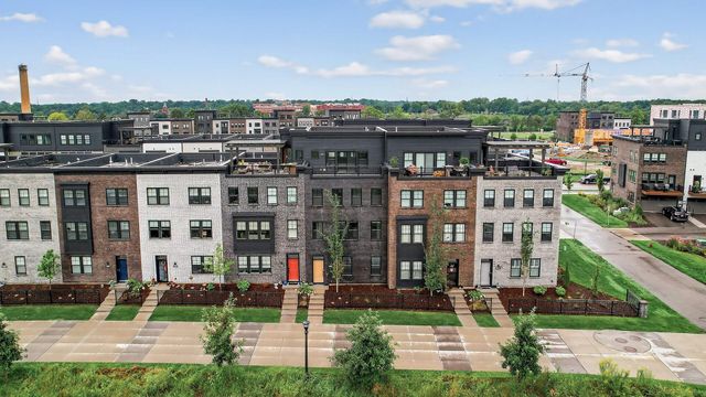 875 W Falls Passage C, Saint Paul, MN 55116