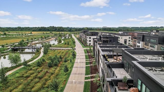 875 W Falls Passage C, Saint Paul, MN 55116