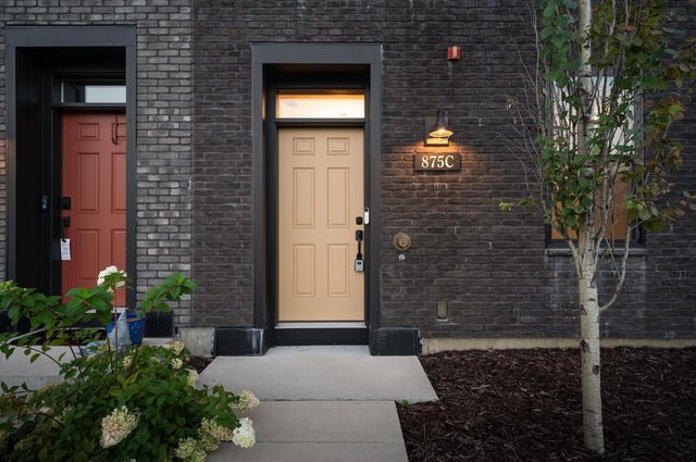 875 W Falls Passage C, Saint Paul, MN 55116