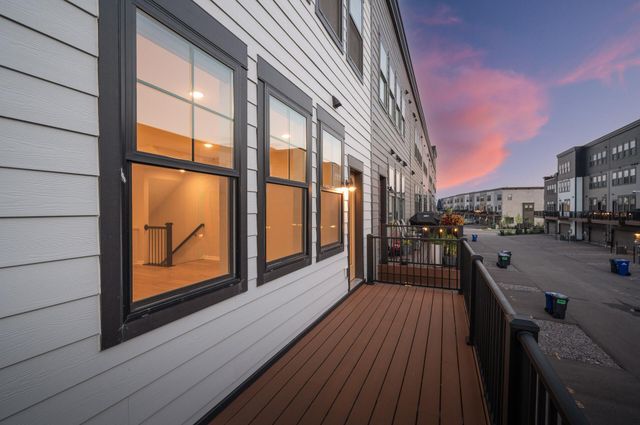 875 W Falls Passage C, Saint Paul, MN 55116