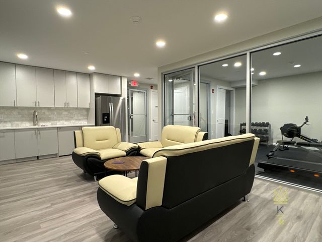 458 Washington St 308, Boston, MA 02135