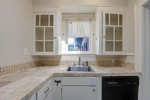 1001 Bomar Street B, Houston, TX 77006