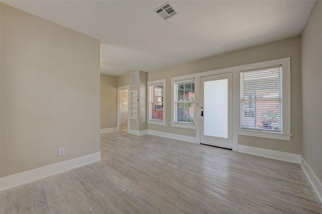 1001 Bomar Street B, Houston, TX 77006