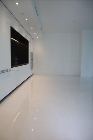 300 Biscayne Blvd Way 2308, Miami, FL 33131