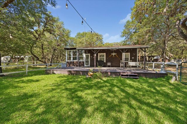 302 Bluebonnet Bend, Sheridan, TX 77475