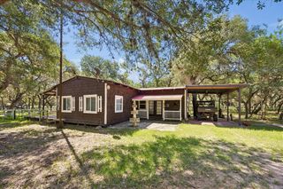 302 Bluebonnet Bend, Sheridan, TX 77475