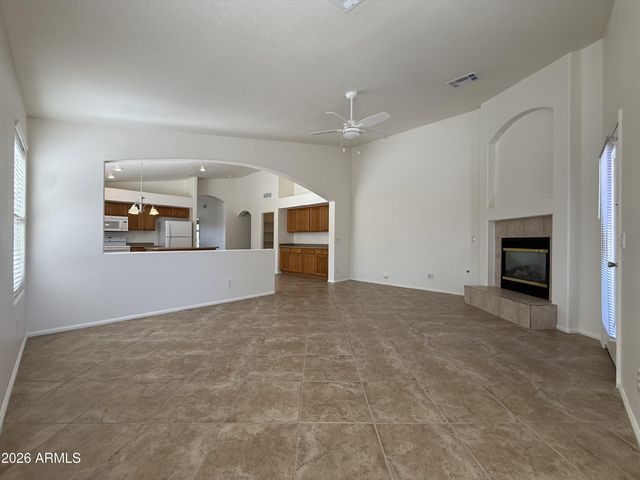 9587 W SELDON Lane, Peoria, AZ 85345