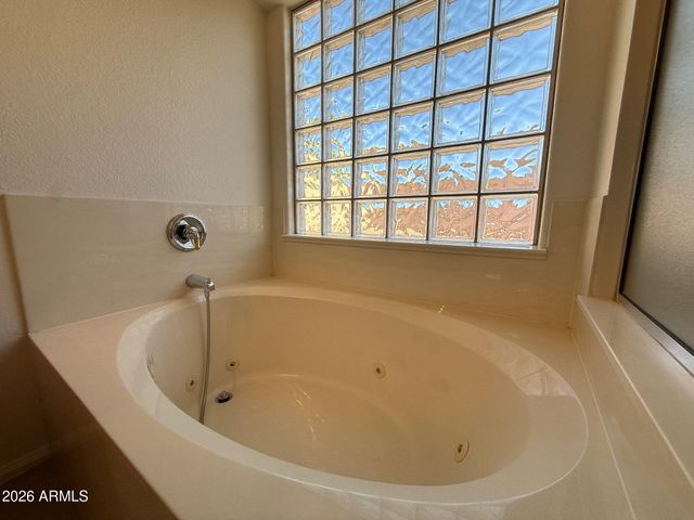 9587 W SELDON Lane, Peoria, AZ 85345