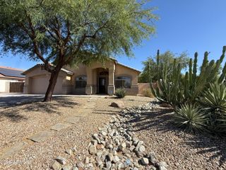 9587 W SELDON Lane, Peoria, AZ 85345