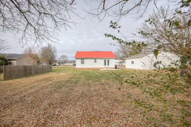 115 Darnell Dr, Tullahoma, TN 37388