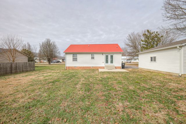 115 Darnell Dr, Tullahoma, TN 37388