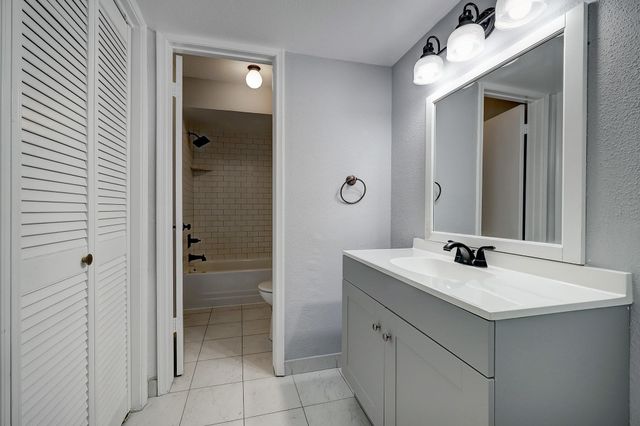 5005 Georgi Lane 51, Houston, TX 77092