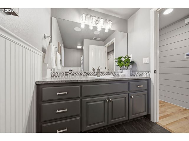 3002 S 23RD Way, Ridgefield, WA 98642