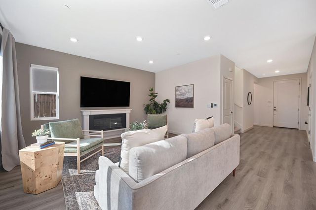 2473 Constellation Cir, Roseville, CA 95747