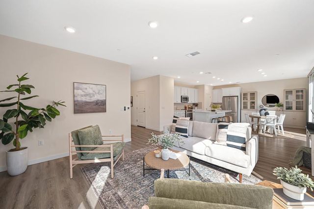 2473 Constellation Cir, Roseville, CA 95747