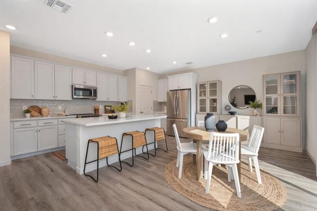 2473 Constellation Cir, Roseville, CA 95747