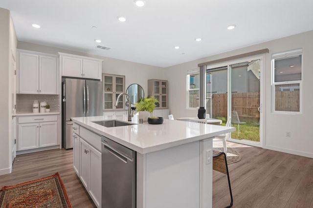 2473 Constellation Cir, Roseville, CA 95747