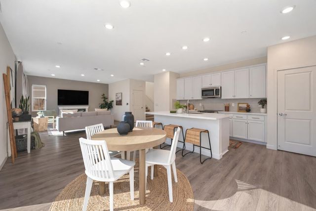 2473 Constellation Cir, Roseville, CA 95747