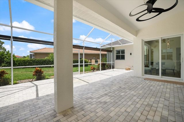 567 LAKE OF THE WOODS DRIVE, Venice, FL 34293