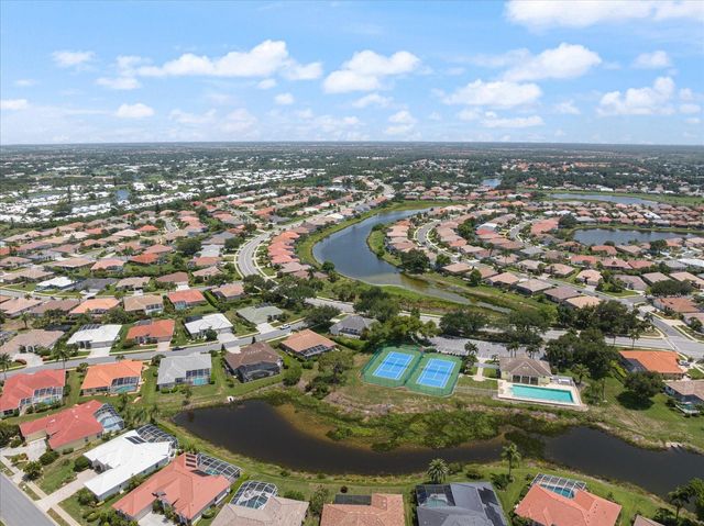 567 LAKE OF THE WOODS DRIVE, Venice, FL 34293