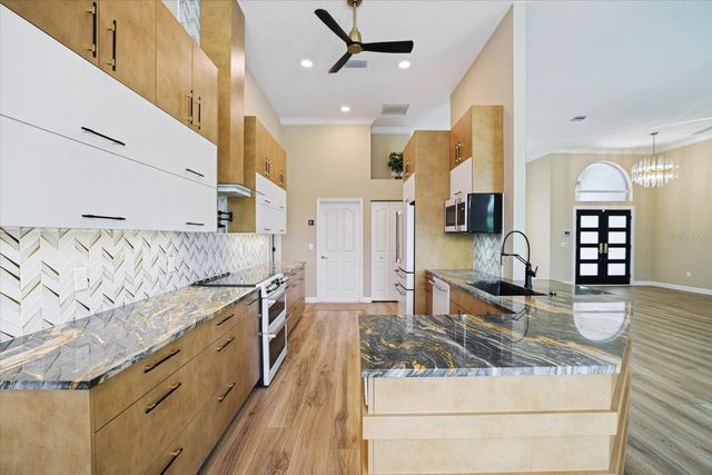 567 LAKE OF THE WOODS DRIVE, Venice, FL 34293