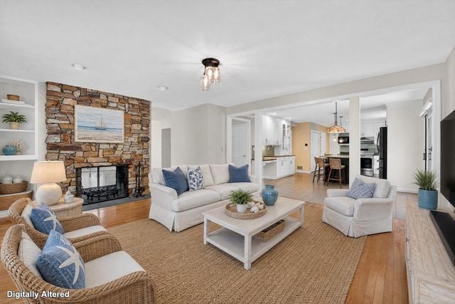 1 Punch Bowl Dr, Falmouth, MA 02540