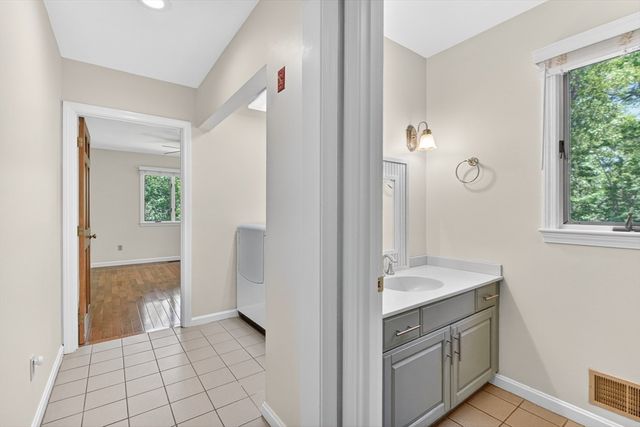 1 Punch Bowl Dr, Falmouth, MA 02540