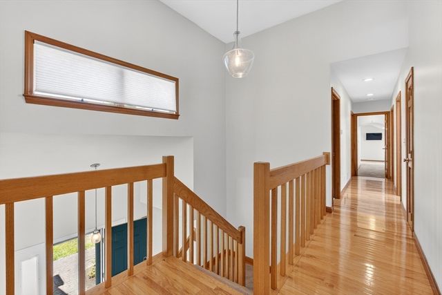 1 Punch Bowl Dr, Falmouth, MA 02540