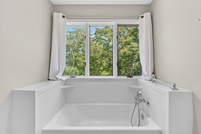 1 Punch Bowl Dr, Falmouth, MA 02540