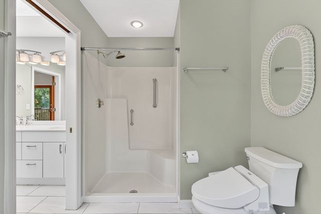 1 Punch Bowl Dr, Falmouth, MA 02540