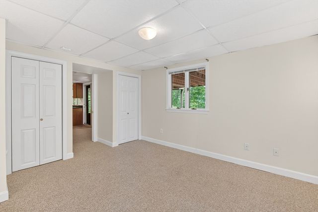 1 Punch Bowl Dr, Falmouth, MA 02540