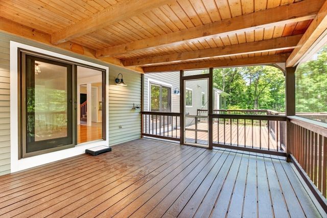 1 Punch Bowl Dr, Falmouth, MA 02540