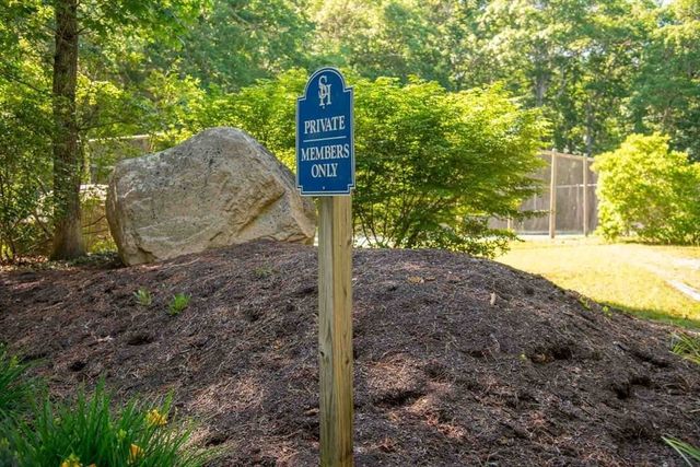 1 Punch Bowl Dr, Falmouth, MA 02540