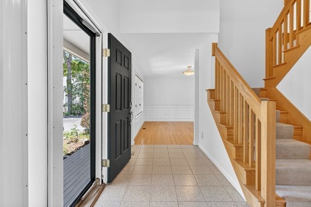 1 Punch Bowl Dr, Falmouth, MA 02540