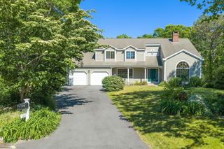 1 Punch Bowl Dr, Falmouth, MA 02540
