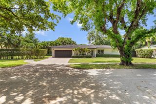 6301 Lake Geneva Rd, Miami Lakes, FL 33014