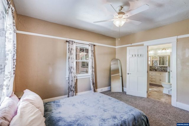 3795 Blossom Dr NE, Salem, OR 97305