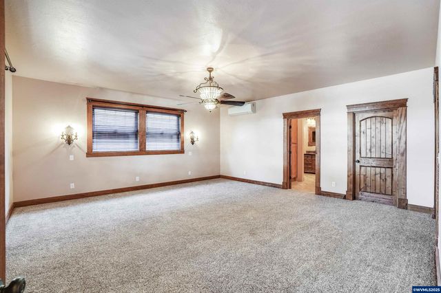 3795 Blossom Dr NE, Salem, OR 97305