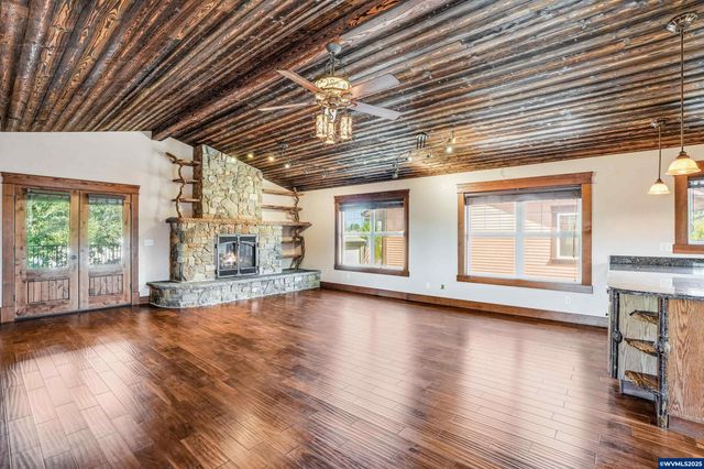 3795 Blossom Dr NE, Salem, OR 97305