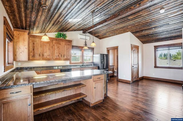 3795 Blossom Dr NE, Salem, OR 97305