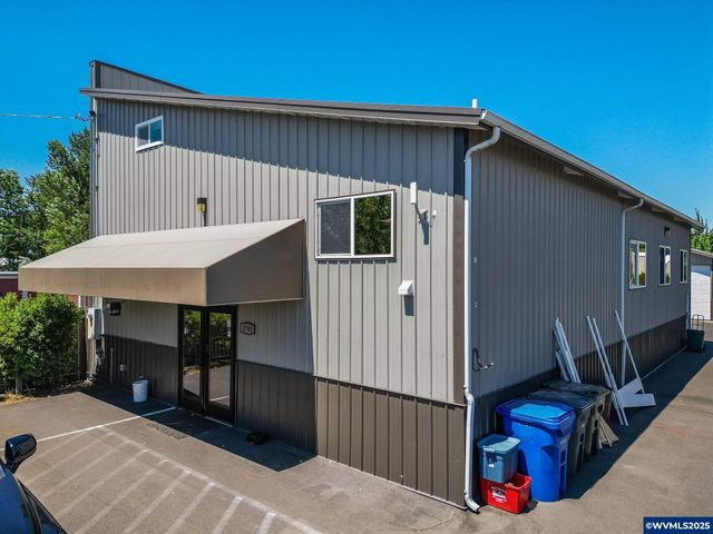 3795 Blossom Dr NE, Salem, OR 97305