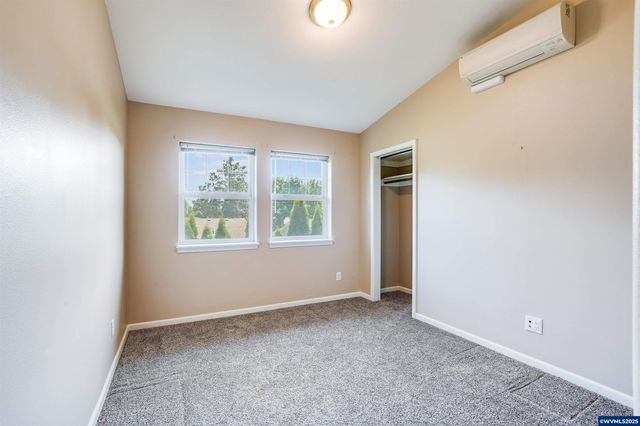 3795 Blossom Dr NE, Salem, OR 97305