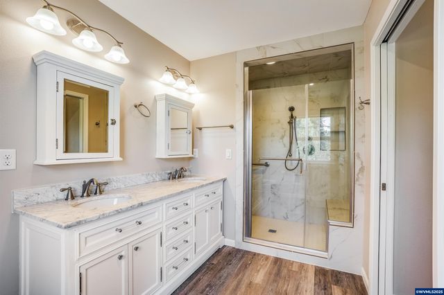 3795 Blossom Dr NE, Salem, OR 97305