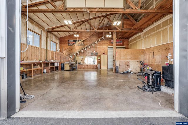 3795 Blossom Dr NE, Salem, OR 97305