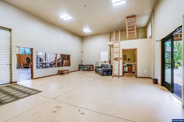 3795 Blossom Dr NE, Salem, OR 97305