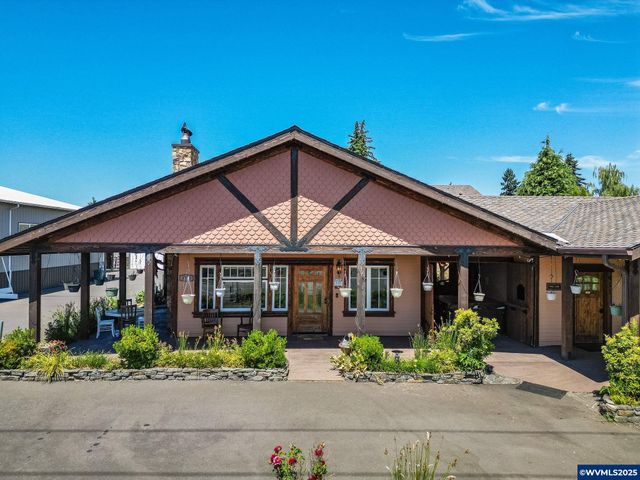 3795 Blossom Dr NE, Salem, OR 97305