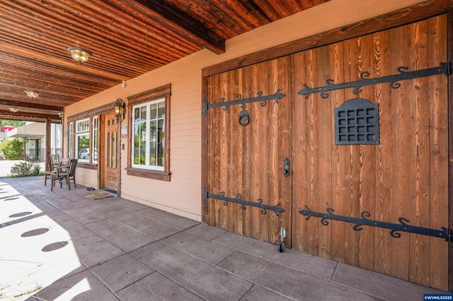 3795 Blossom Dr NE, Salem, OR 97305