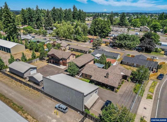 3795 Blossom Dr NE, Salem, OR 97305