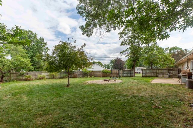 56106 Wynnewood Drive, Osceola, IN 46561