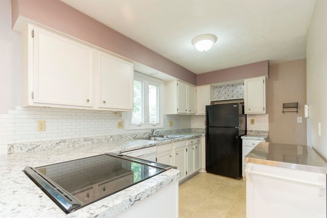 56106 Wynnewood Drive, Osceola, IN 46561